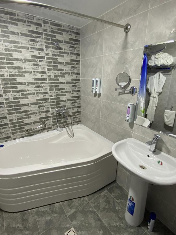 Vatan Plaza Hotel Tashkent Ngoại thất bức ảnh